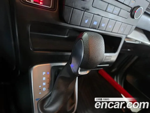 Hyundai Staria 2022 thumb 9