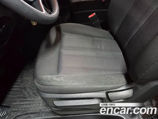 Hyundai Staria 2022 thumb 10