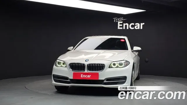 BMW 5-Series 2015 thumb 3