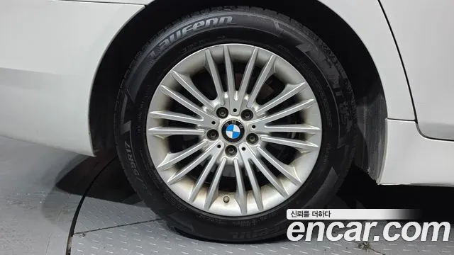 BMW 5-Series 2015 thumb 5