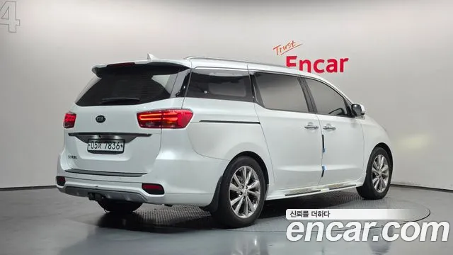 Kia Carnival 2019 thumb 2