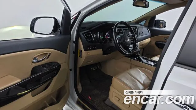 Kia Carnival 2019 thumb 10