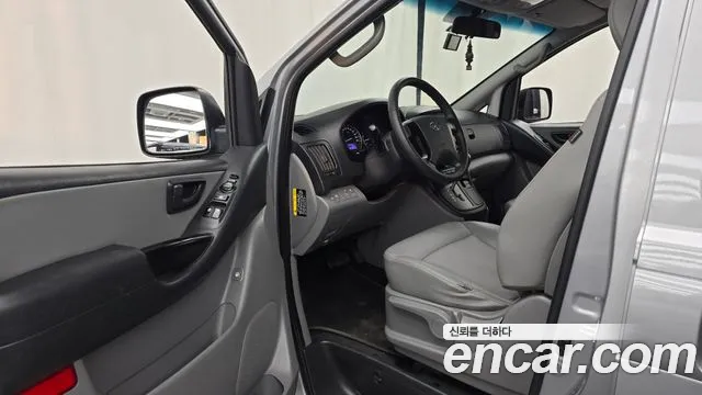 Hyundai Starex 2018 thumb 10
