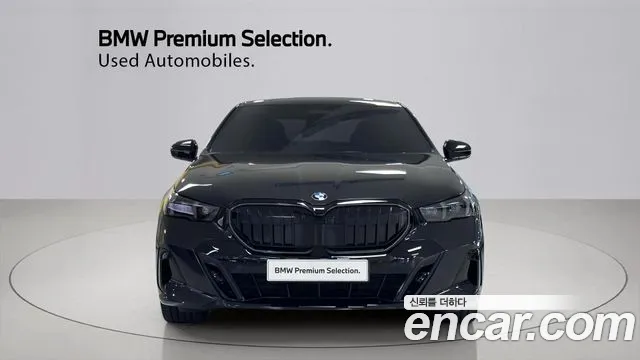 BMW 5-Series 2025 thumb 3