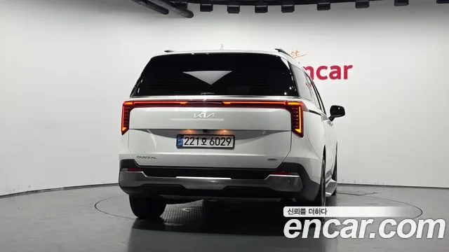 Kia Carnival 2024 thumb 4