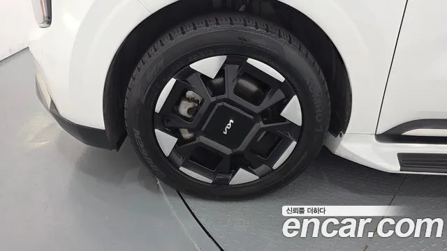 Kia Carnival 2024 thumb 5