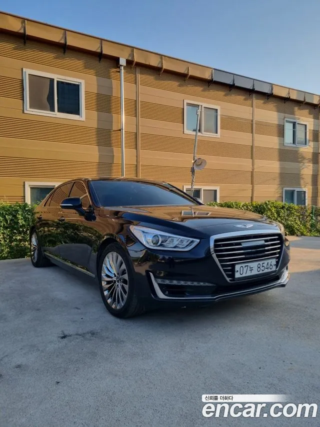 Genesis G90 2017 thumb 2