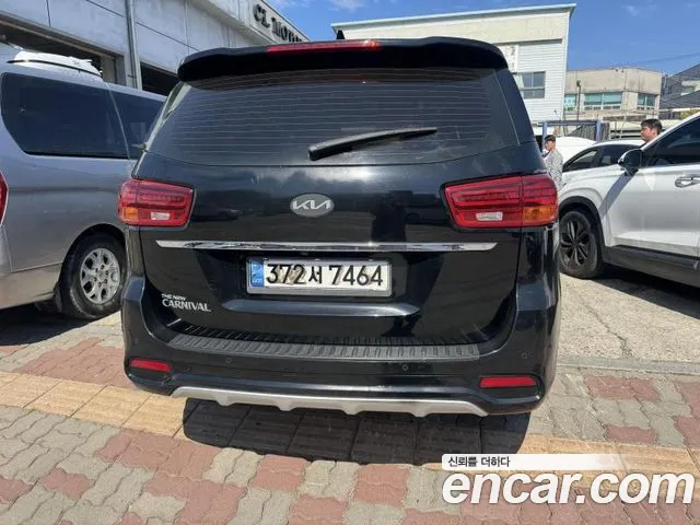 Kia Carnival 2018 thumb 2