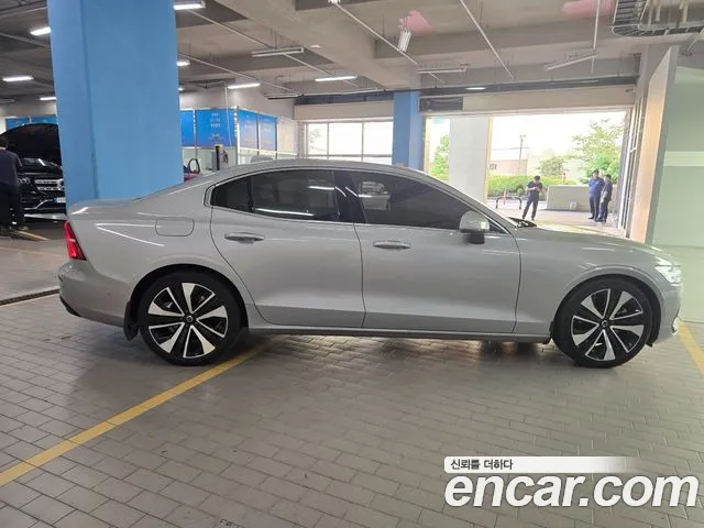 Volvo S60 2023 thumb 5