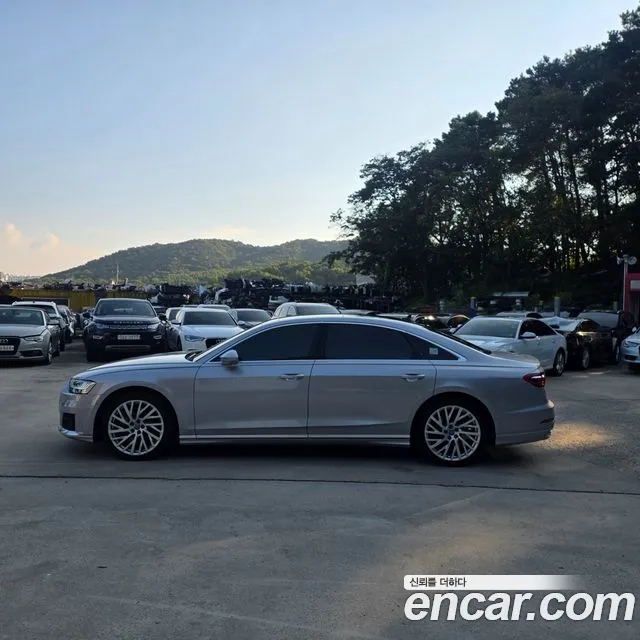 Audi A8 2020 thumb 3