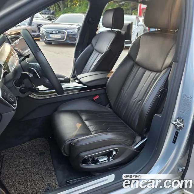 Audi A8 2020 thumb 10
