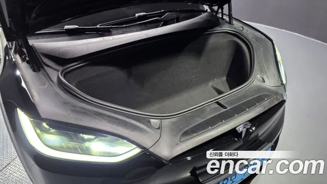 Tesla Model X 2023 thumb 6