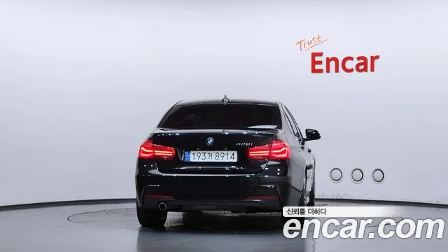 BMW 3-Series 2017 thumb 4