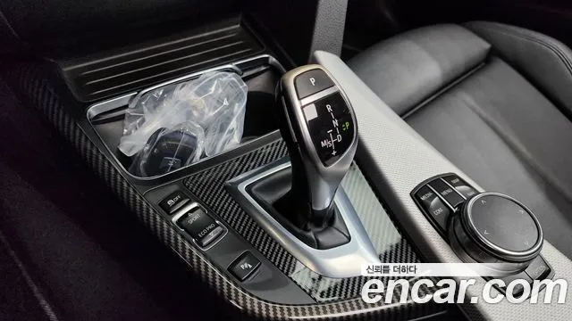BMW 3-Series 2017 thumb 9