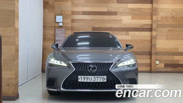 Lexus LS 2022 thumb 3