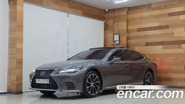 Lexus LS 2022 thumb 11