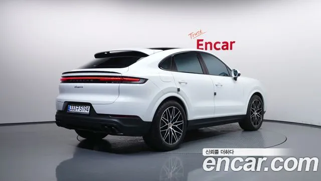 Porsche Cayenne 2025 thumb 2