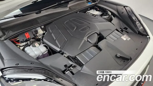 Porsche Cayenne 2025 thumb 6