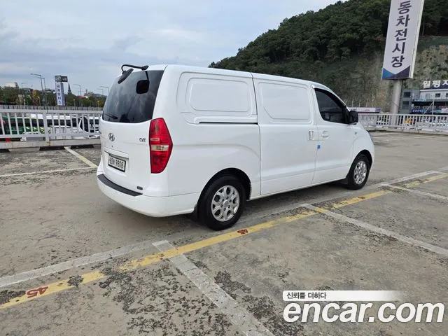 Hyundai Starex 2013 thumb 4