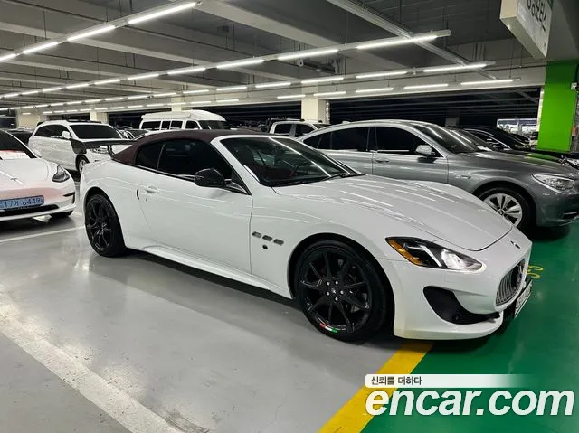 Maserati Gran Cabrio 2014 thumb 3