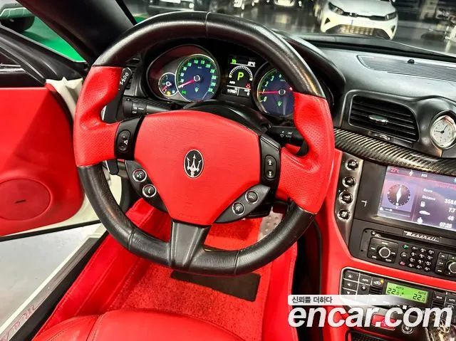 Maserati Gran Cabrio 2014 thumb 8