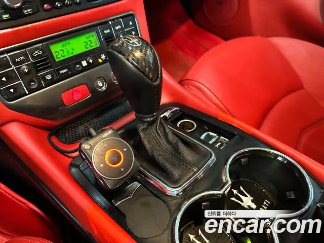 Maserati Gran Cabrio 2014 thumb 10