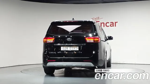 Kia Carnival 2016 thumb 3