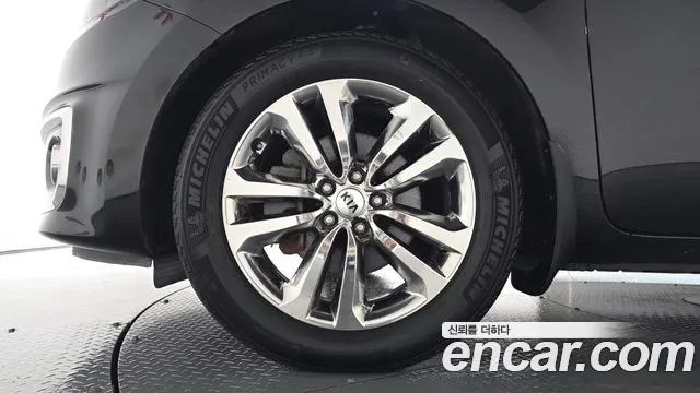 Kia Carnival 2016 thumb 4