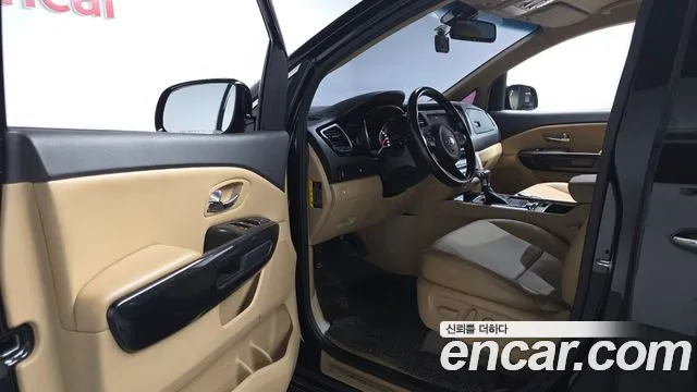 Kia Carnival 2016 thumb 9