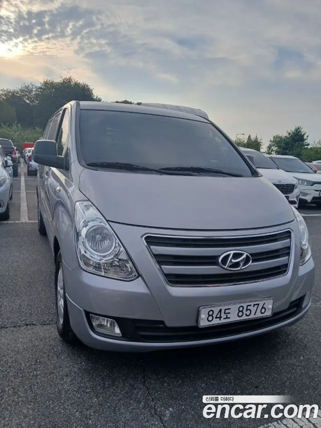 Hyundai Starex 2016 thumb 2
