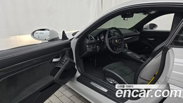 Porsche Cayman 2023 thumb 10