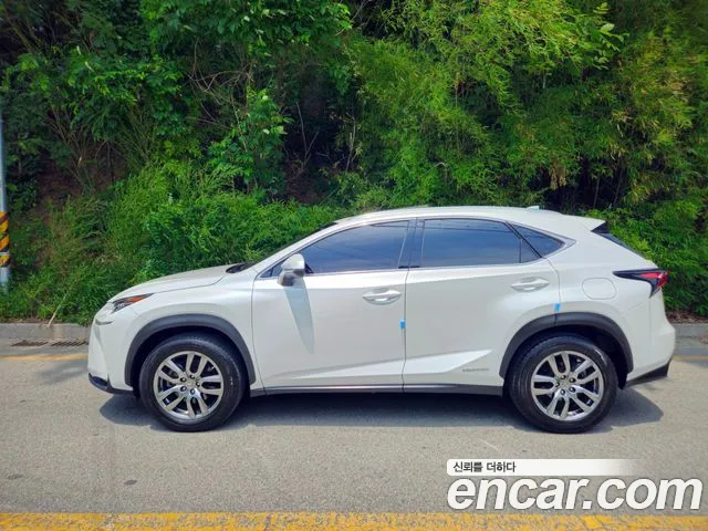 Lexus NX 2016 thumb 3
