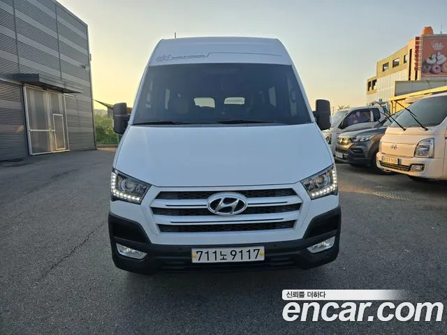 Hyundai Staria 2021 thumb 3