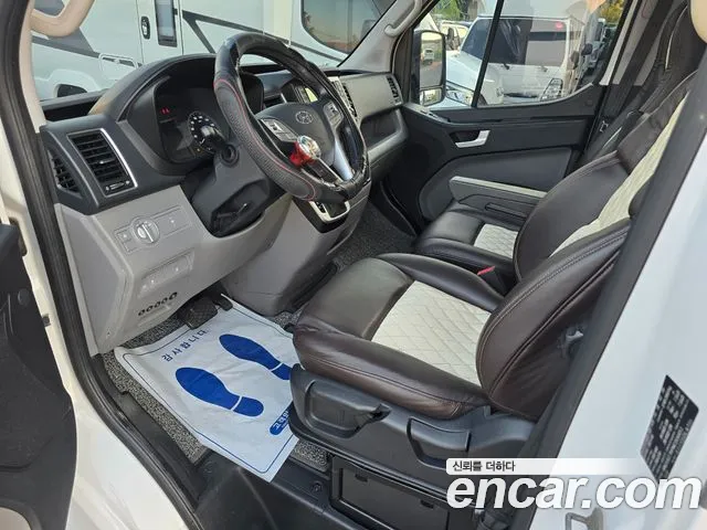 Hyundai Staria 2021 thumb 5