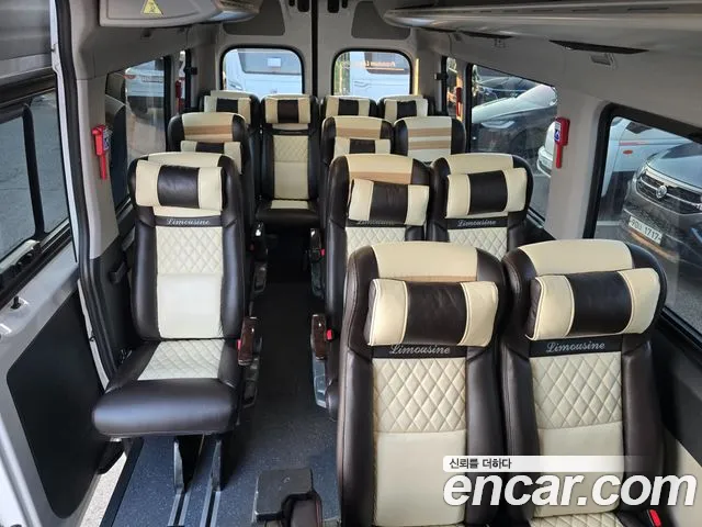 Hyundai Staria 2021 thumb 7