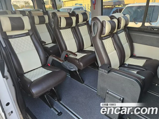 Hyundai Staria 2021 thumb 9
