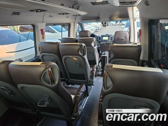 Hyundai Staria 2021 thumb 10