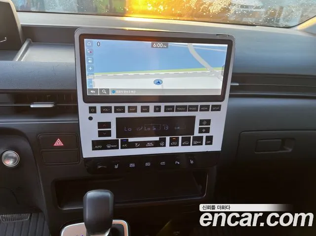 Hyundai Staria 2024 thumb 9