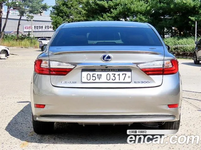 Lexus ES 2016 thumb 4
