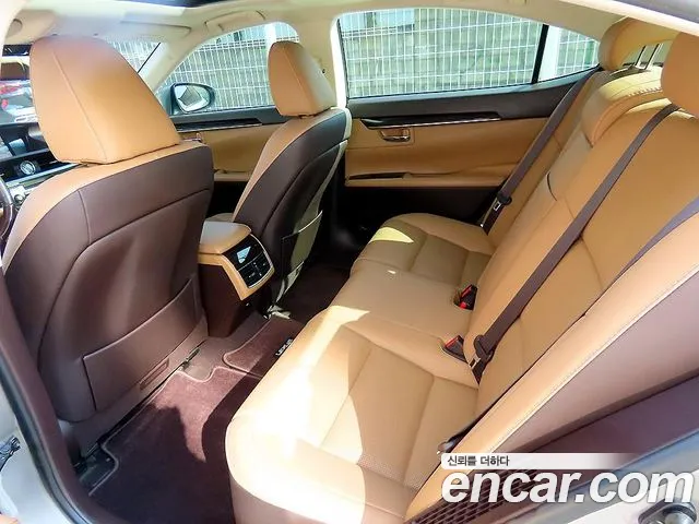 Lexus ES 2016 thumb 6