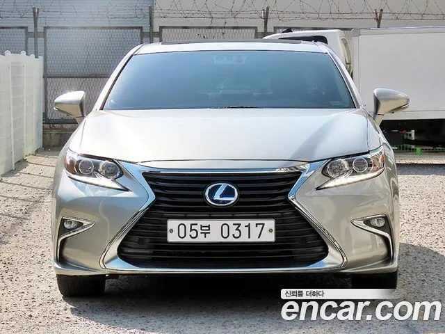 Lexus ES 2016 thumb 12