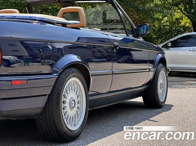 BMW 3-Series 1992 thumb 4