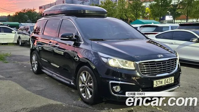 Kia Carnival 2016 thumb 2