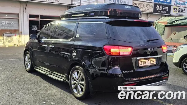 Kia Carnival 2016 thumb 5