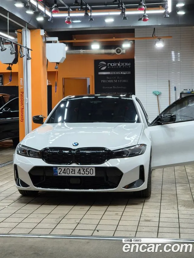 BMW 3-Series 2024 thumb 2