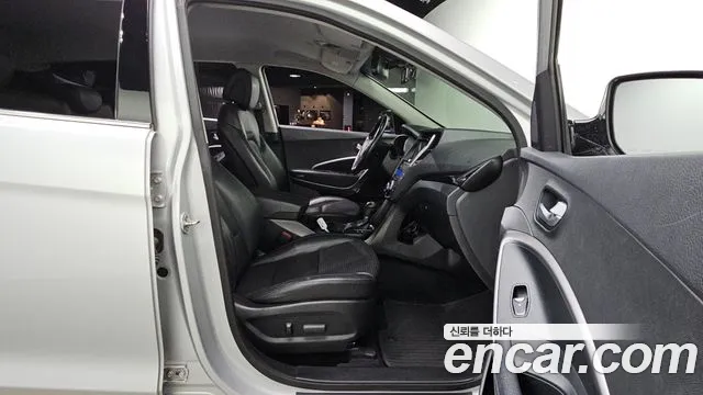 Hyundai Santa Fe 2012 thumb 12
