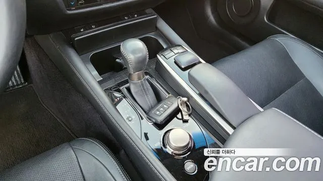 Lexus GS 2012 thumb 9