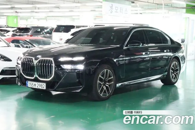 BMW 7-Series 2023 thumb 11