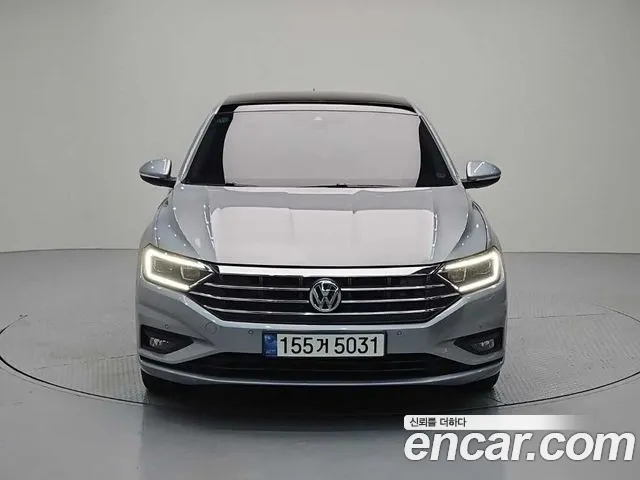Volkswagen Jetta 2021 thumb 2