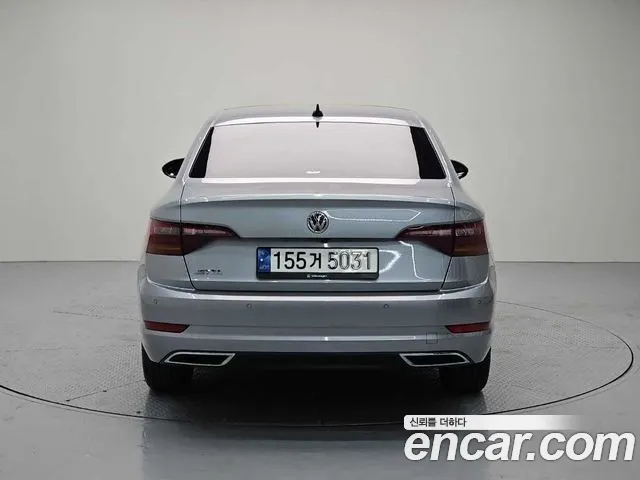 Volkswagen Jetta 2021 thumb 3